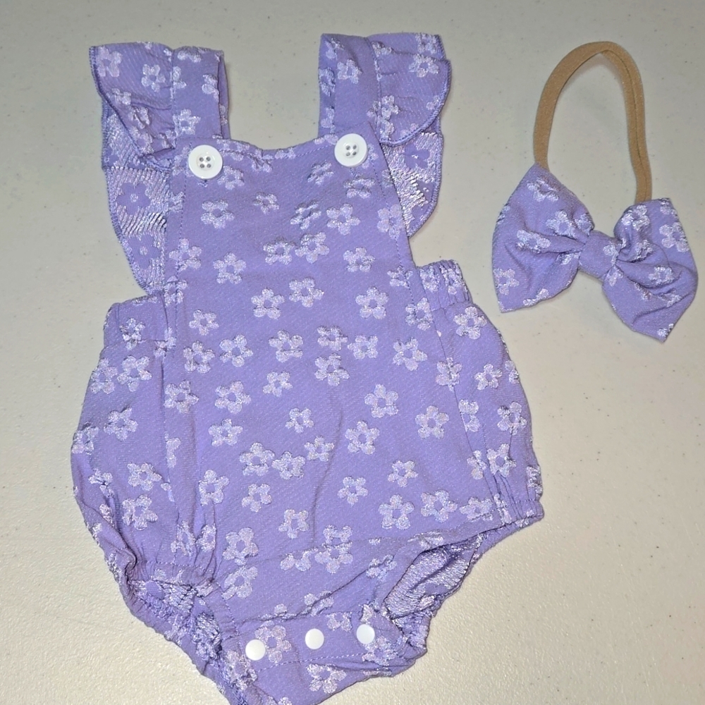 Baby girls newborn romper and bow set!